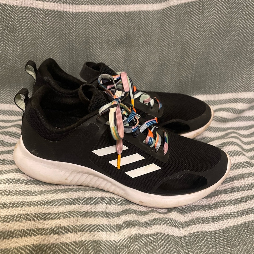 Adidas Edgebounce‎ Black and White Gym Shoes Size 7